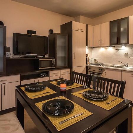Charming, Fully-Furnished, 2-Bedroom Apartment Banszko Kültér fotó