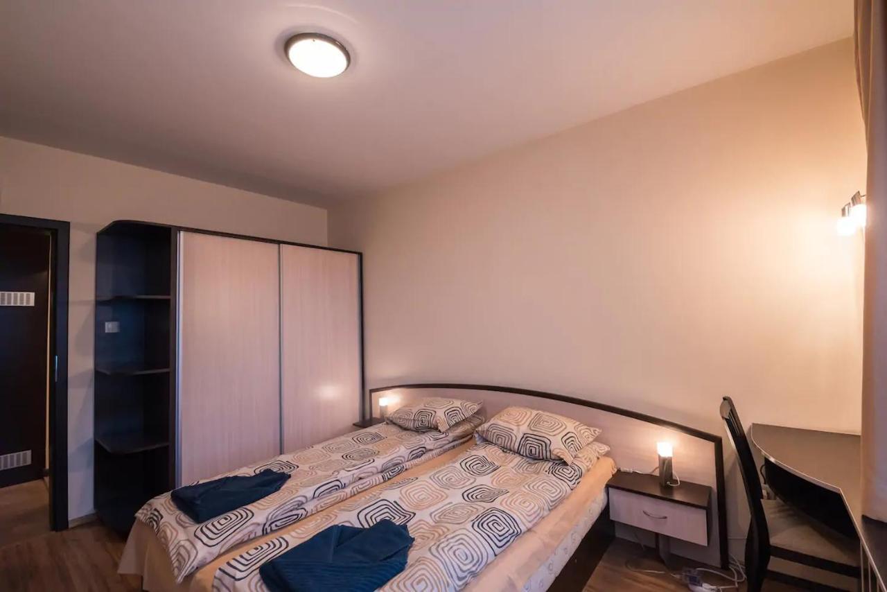 Charming, Fully-Furnished, 2-Bedroom Apartment Banszko Kültér fotó