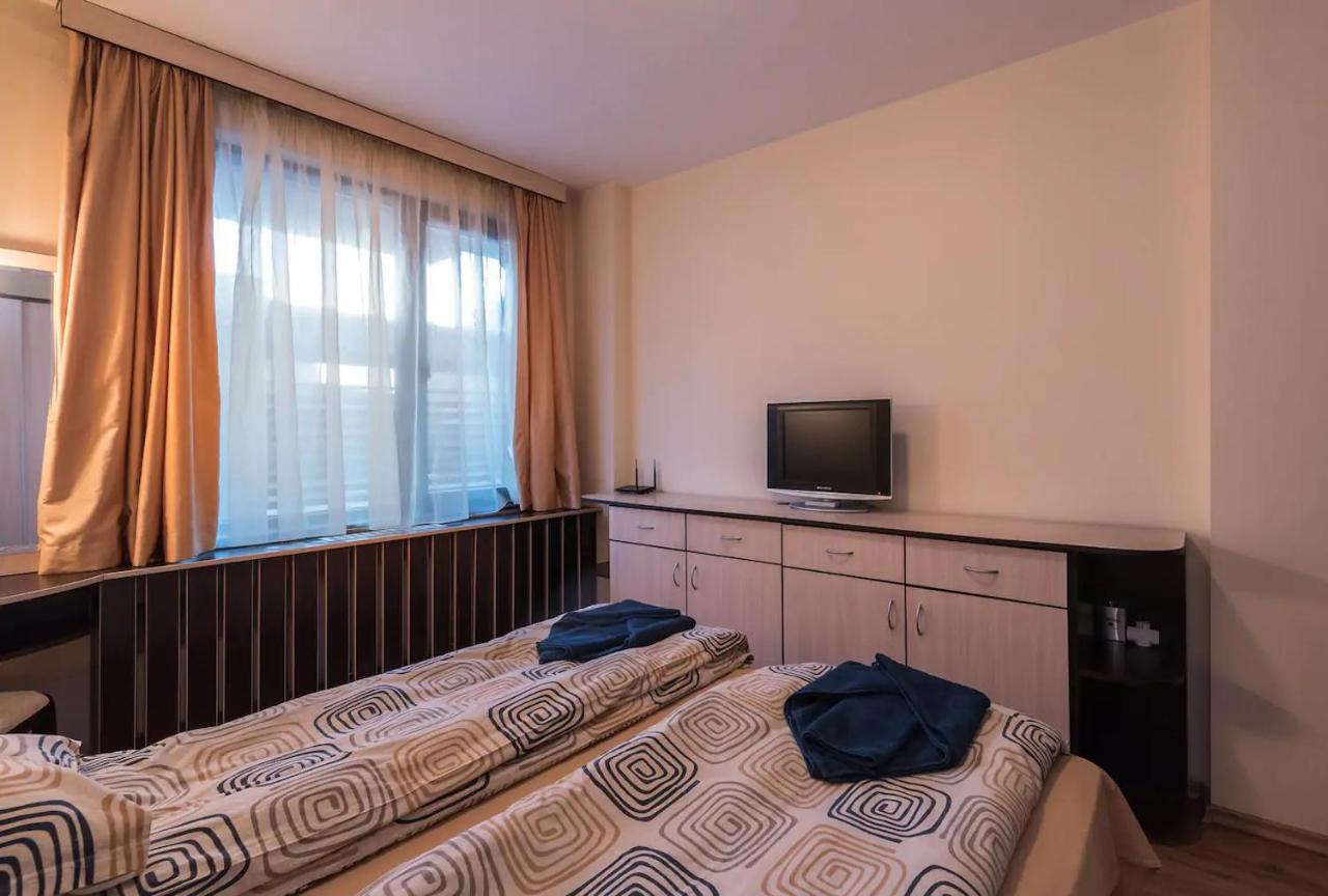Charming, Fully-Furnished, 2-Bedroom Apartment Banszko Kültér fotó
