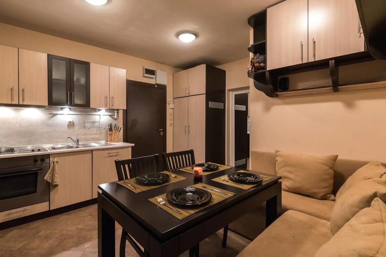 Charming, Fully-Furnished, 2-Bedroom Apartment Banszko Kültér fotó