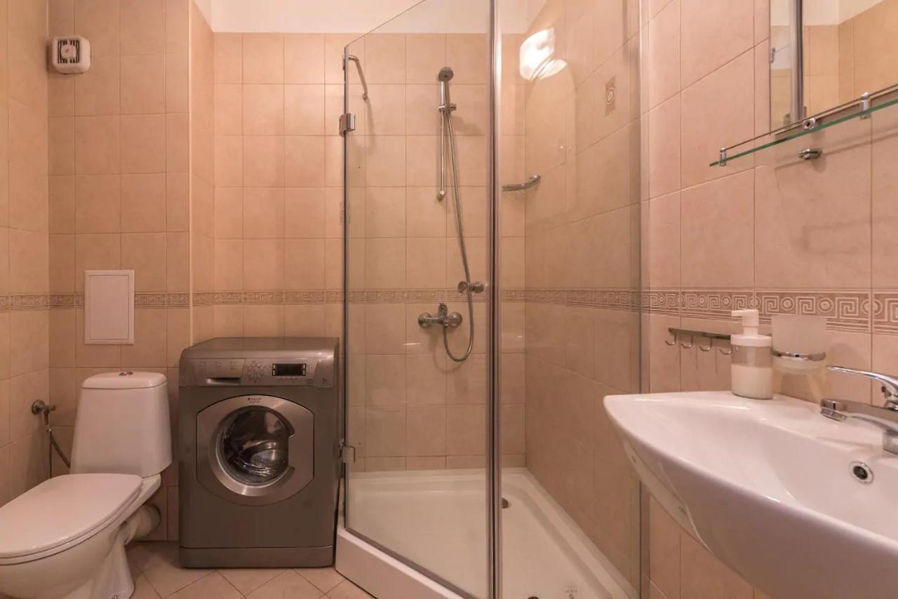 Charming, Fully-Furnished, 2-Bedroom Apartment Banszko Kültér fotó