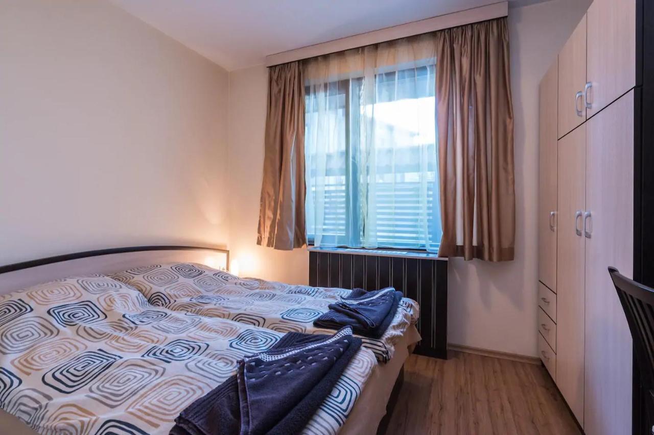 Charming, Fully-Furnished, 2-Bedroom Apartment Banszko Kültér fotó