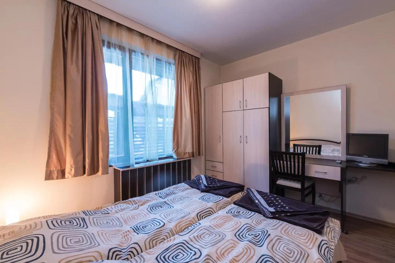 Charming, Fully-Furnished, 2-Bedroom Apartment Banszko Kültér fotó